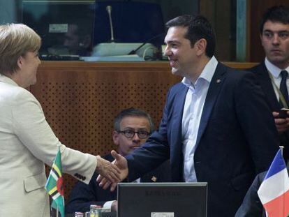 La canciller alemana, Angela Merkel, y el primer ministro griego, Alexis Tsipras. 