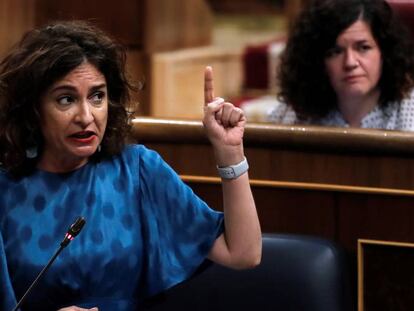 La ministra de Hacienda, María Jesús Montero, en el Congreso.