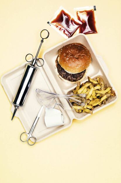 <b>Peso de la carne</b>: 180 gr. <b>Punto fuerte</b>: hacen sus propias salsas. <b>Punto débil</b>: el aspecto de las patatas. <b>Valoración</b>: La VENCEDORA. Al fin coinciden catador y nutricionista. <b>Nota de cata</b>: A más grosor de la carne, mejor sabor, pues se suele hacer de forma artesanal y no se reseca al cocinarse. Esta es riquísima. Una pena que la grasilla de la cebolla traspase el pan… ¿El truco para evitarlo? Tostar el pan, que aquí lo han hecho, o poner menos cebolla. <b>Nota nutricional</b>: A pesar del azúcar de la cebolla, esta es la mejor: una buena carne (se le suponen pocos aditivos químicos) y poco más. <a href="http://visor.kioskoymas.com/visor/buenavida/" target=blank><i>Descargue nuestra aplicación gratuita para leer completa la nota de cata.</i></a>