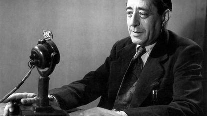 Arturo Barea (1897-1957), durante una intervención en la BBC.