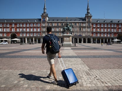 La Plaza Mayor de Madrid vacía.