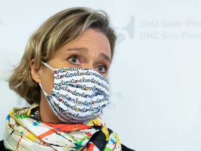 Princess Delphine of Belgium, known previously as artist Jonkvrouw Delphine Boel, attends a press conference as she visits the CHU Siant-Pierre/ UMC Sint-Pieter hospital to mark Vaccine Day, in Brussels on November 17, 2020. (Photo by BENOIT DOPPAGNE / various sources / AFP) / Belgium OUT