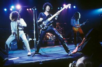 Brian Robertson, Phil Lynott y Scott Gorham, en un concierto de Thin Lizzy en Londres, en 1978. 