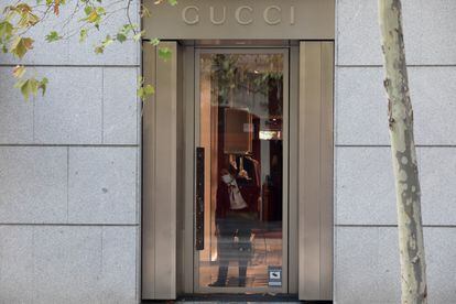 Fachada de Gucci, una de las boutiques asaltadas en septiembre por una banda especializada.