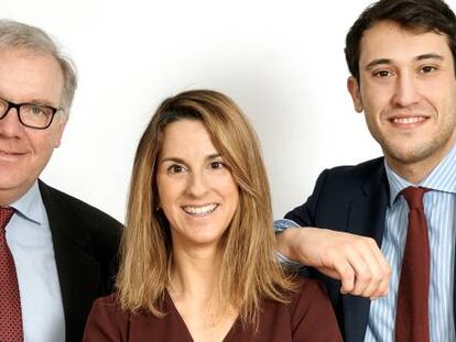 Equipo de Datos de finReg: Javier Aparicio, María Vidal y Diego Pérez Gutierrez.