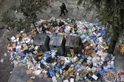 Basura acumulada durante la huelga de limpieza en Madrid.