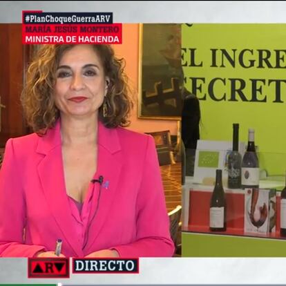 María Jesús Montero escucha las palabras de Ayuso sobre los impuestos y no se puede contener un segundo