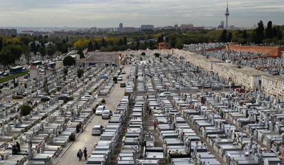 Vista panor&aacute;mica del cementerio de La Almudena, el pasado d&iacute;a de Todos los Santos.  