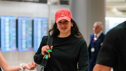 Rosalía, el 17 de noviembre en el aeropuerto de Miami.