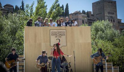 La cantante Sole&aacute; Morente en el escenario del ciclo Los Conciertos Especiales de las 2, en Granada. 