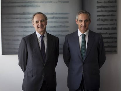 Luis de Carlos, socio presidente de Uría Menéndez, y Salvador Sánchez-Terán, socio director. U.M.