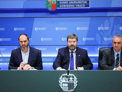 Josu Bergara, Juan Mari Aburto y Javier Urreta, de izquierda a derecha.