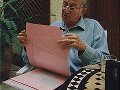 Juan Goytisolo (Barcelona, 1931), en su casa de Marraquech, es gran admirador y conocedor de la cultura árabe.