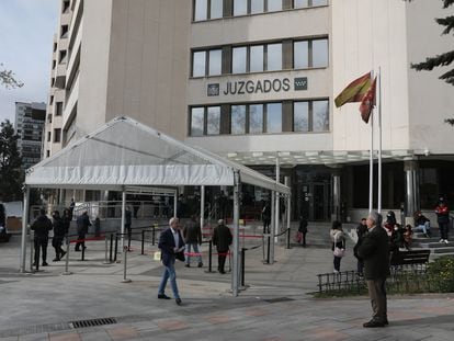 Vista de la entrada de los Juzgados de Madrid de plaza de Castilla.