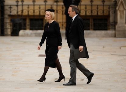 La primera ministra británica, Liz Truss, y su esposo, Hugh O'Leary, llegaban a la abadía de Westminster para asistir al funeral de Estado de Isabel II. 