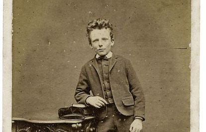 Theo van Gogh, el inseparable hermano de Vincent, en una fotografía de infancia tomada en Ámsterdam.