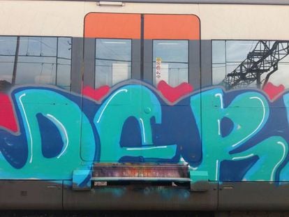 Una pintada en un tren de Rodalies.