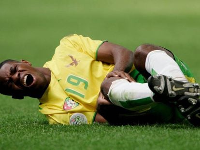 Ludovic Assemoassa en el momento de su lesi&oacute;n de rodilla con Togo. 