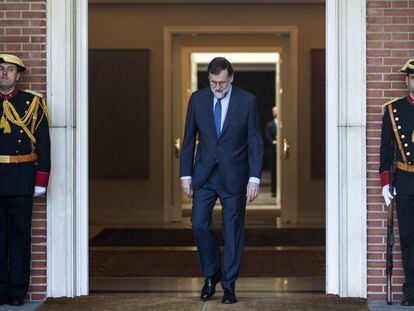 El presidente del gobierno, Mariano Rajoy, espera en La Moncloa la llegada del presidente de México, Enrique Pena Nieto. En vídeo, declaraciones de Fernando Martínez-Maíllo, coordinador general del PP.