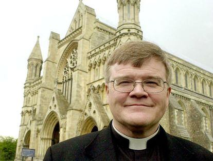 El clérigo anglicano homosexual Jeffrey John aparece en la terna de candidatos a obispo de Southwark (Londres).