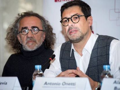 El presidente de la SGAE, José Ángel Hevia (derecha), junto al vicepresidente Teo Cardalda, el pasado diciembre. 