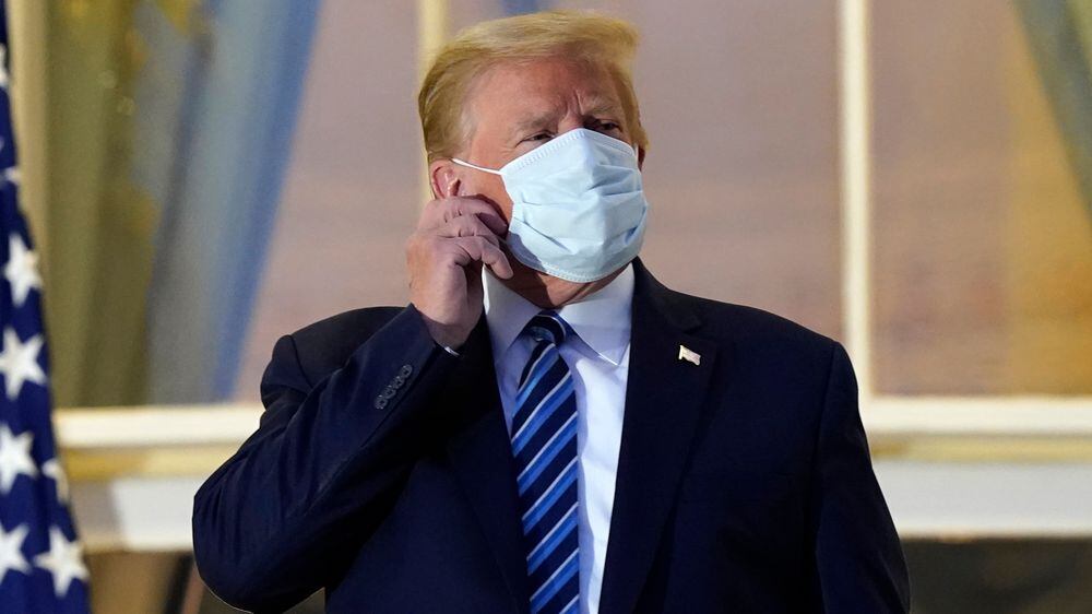 Elecciones en Estados Unidos, la última hora en directo | El médico de Trump confirma que el presidente no tiene coronavirus y ya no es...