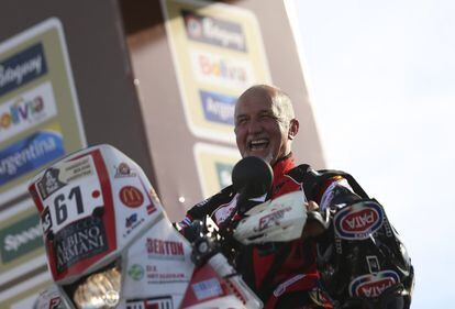El italiano Franco Picco sonríe durante la presentación del rally.