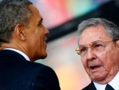 Obama y Raúl Castro se vieron en el funeral de Nelson Mandela en diciembre.