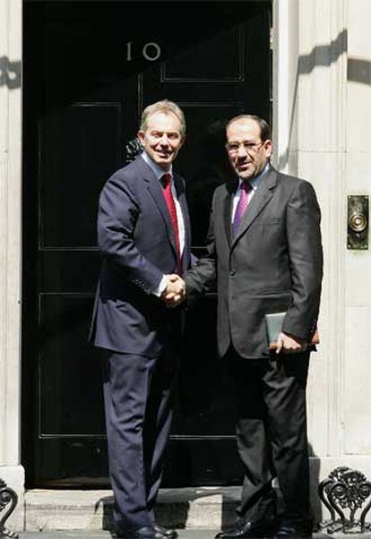 Blair saluda a Nuri al Maliki en la puerta del 10 de Downing Street.