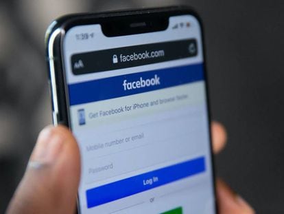 Desactiva la vigilancia que hace Facebook de todo lo que haces con el móvil.