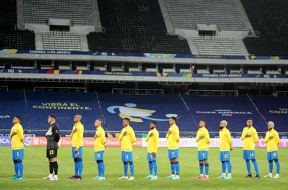 La selección brasileña antes del partido ante Perú en la Copa América.