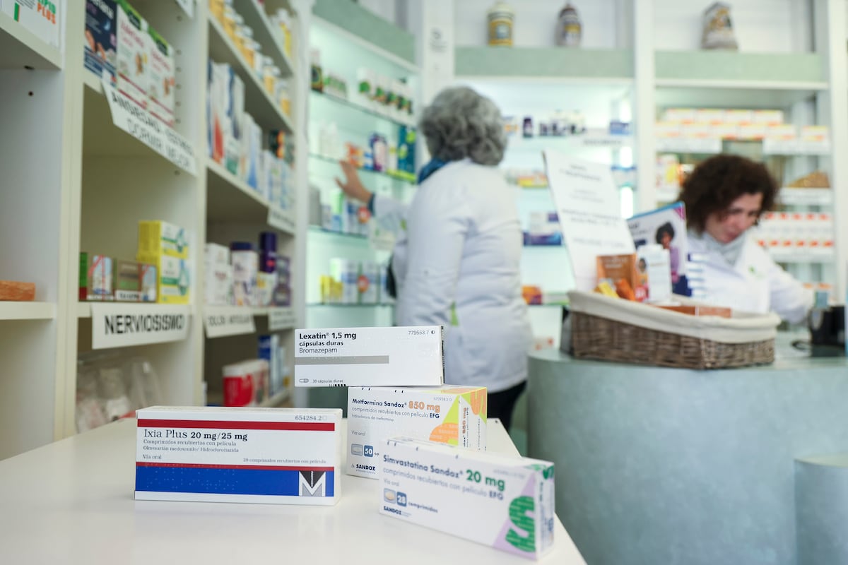El PP dispara el gasto farmacéutico en Andalucía un 30% hasta los 2.500 millones al año | España