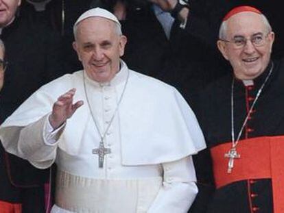 El papa Francisco (centro) saluda este mi&eacute;rcoles en la bas&iacute;lica Santa Mar&iacute;a la Mayor de Roma.