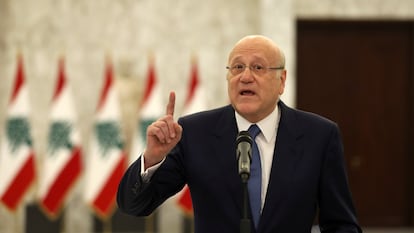 El primer ministro libanés, Najib Mikati, comparece ante la prensa, el viernes en Beirut.