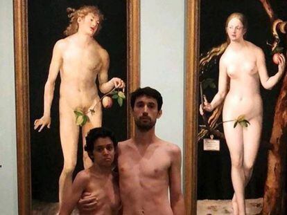  Los 'performers' Adrián Pino y Jet Brühl desnudos rente a los cuadros de 'Adán' y ' Eva' del Museo del Prado.
 