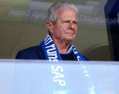 Dietmar Hopp, cofundador de SAP, en un partido de la Bundesliga entre el Hoffenheim, patrocinado por la firma, y el Hamburger SV.