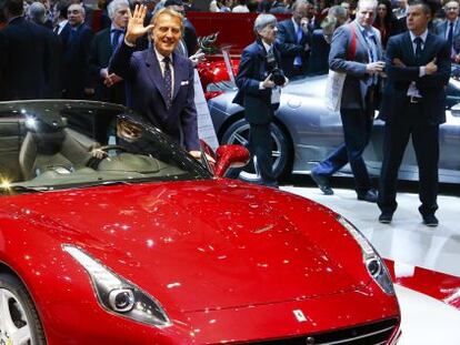 Luca Cordero, CEO de Ferrari, durante la presentación de uno de sus coches.