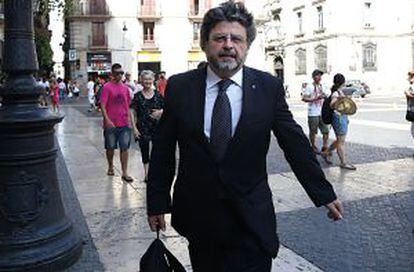 Antoni Castellà arriba al Palau de la Generalitat.