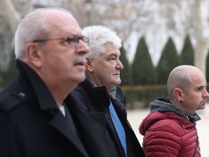 Desde la izquierda, Juan Mari Olano; Antonio López Ruiz, Kubati; y Haimar Altuna, a su llegada este martes a la Audiencia Nacional para declarar.