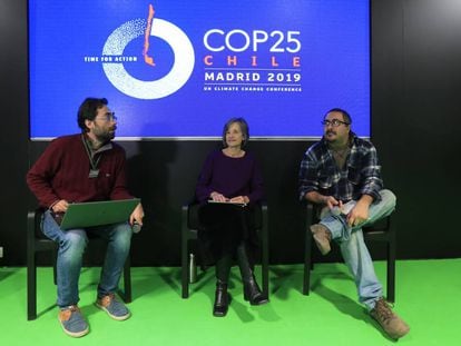 Pablo Manzano, Rosa Diez Tagarro y Daniel González, durante la charla sobre ganadería industrial de este miércoles en la Cumbre del Clima de Madrid. 