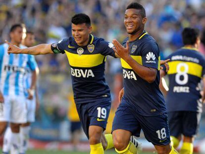 Walter Bou y Frank Fabra celebran el gol que abri&oacute; el marcador.