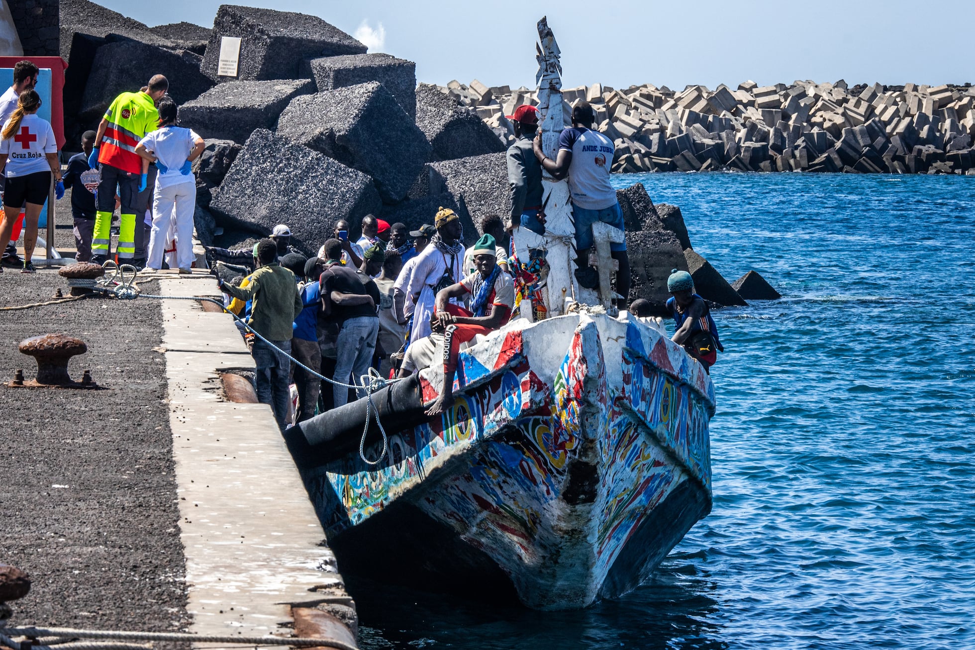La llegada masiva de cayucos a Canarias, en imágenes Fotos España EL PAÍS