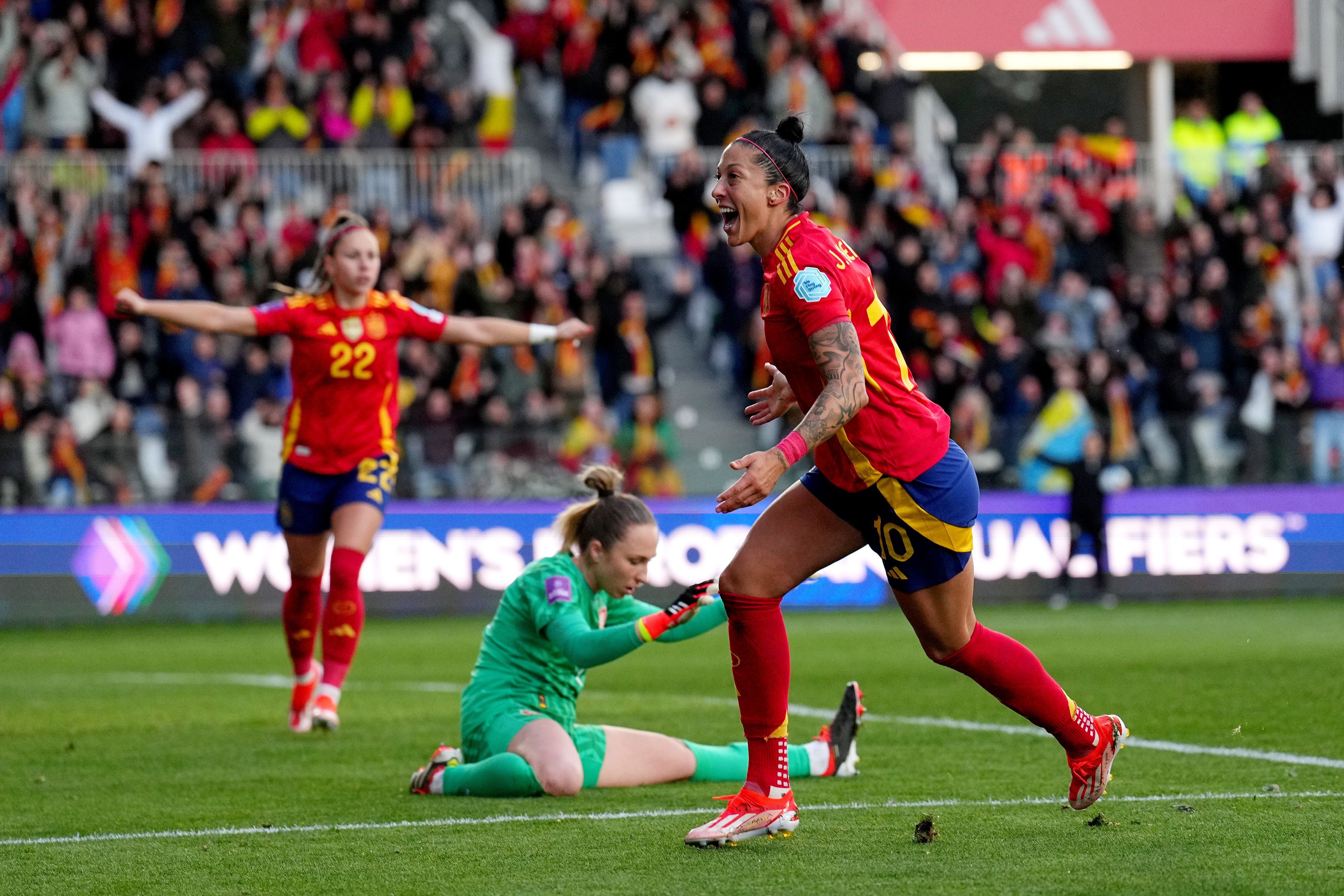 España reacciona a tiempo ante República Checa y enfila la Eurocopa (3-1)