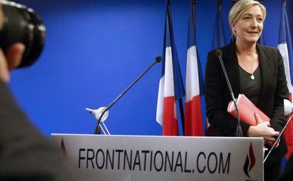 Marine Le Pen, l&iacute;der del partido de ultraderecha franc&eacute;s Frente Nacional, en una conferencia de prensa el a&ntilde;o pasado.