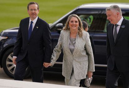  Isaac Herzog, presidente de Israel, y su mujer, Michal Herzog, han sido otros de los invitados a la recepción.