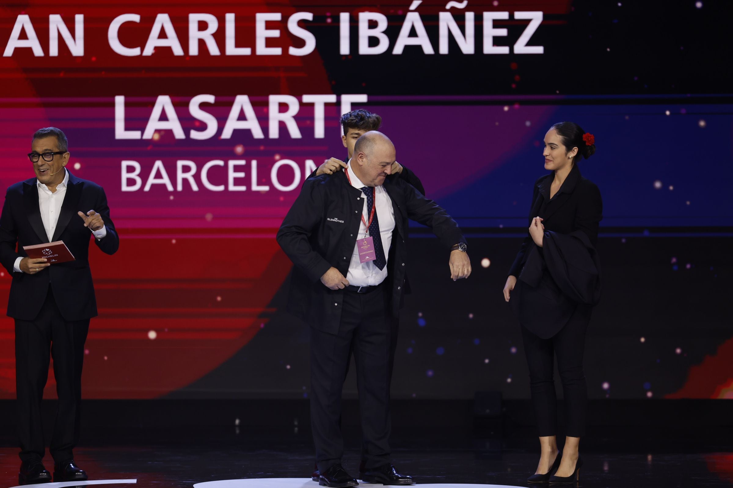 DVD1189 281123Premio al jefe de sala a Lasarte, Joan Carles Ibáñez Gala Michelín celebrada en Barcelona. Albert Garcia