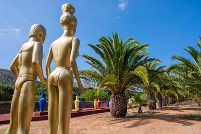 Esculturas en los jardines del Museo Sa Bassa Blanca, en la localidad mallorquina de Alcúdia.