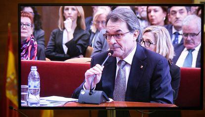 El expresidente de la Generalitat, declarando ante el juez.