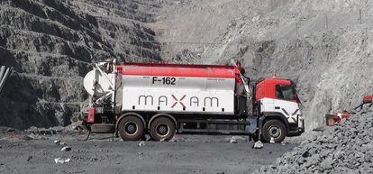 Un camión de Maxam.