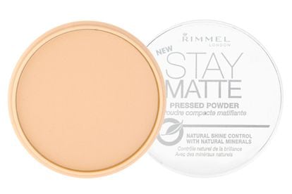 Polvos compactos mate Stay Matte de Rimmel London, que controlan los brillos hasta durante 12 horas. Cuestan 5,42 euros.